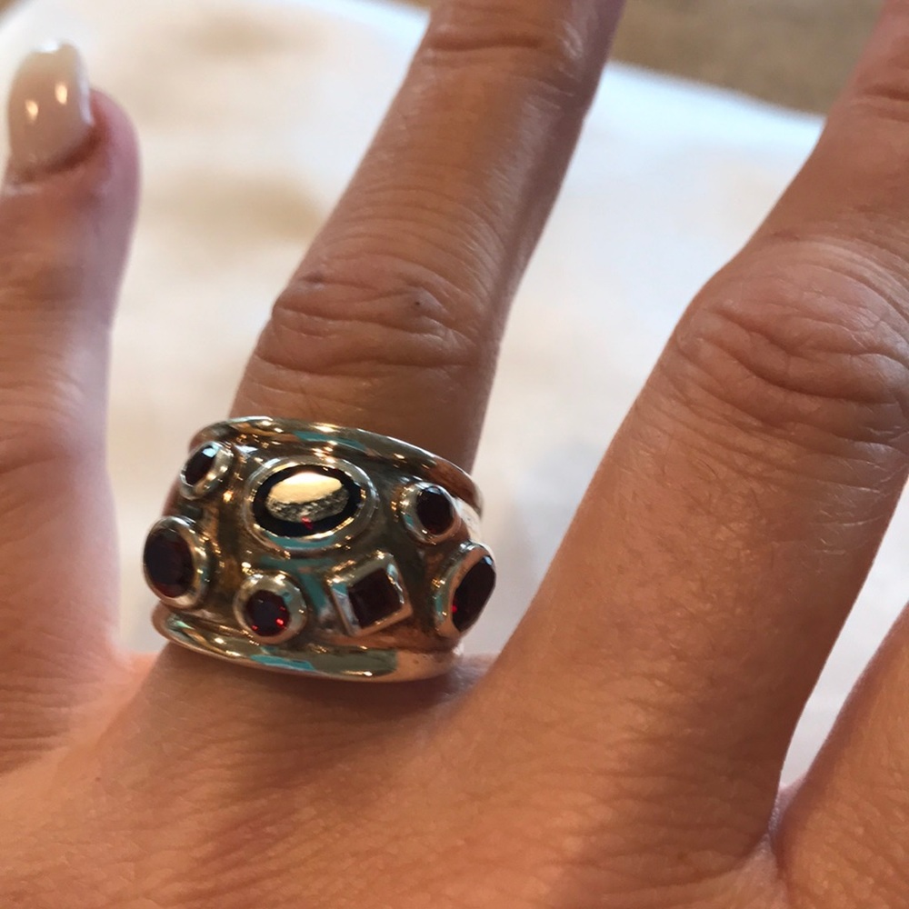 Sterling silver ring with garnet stones